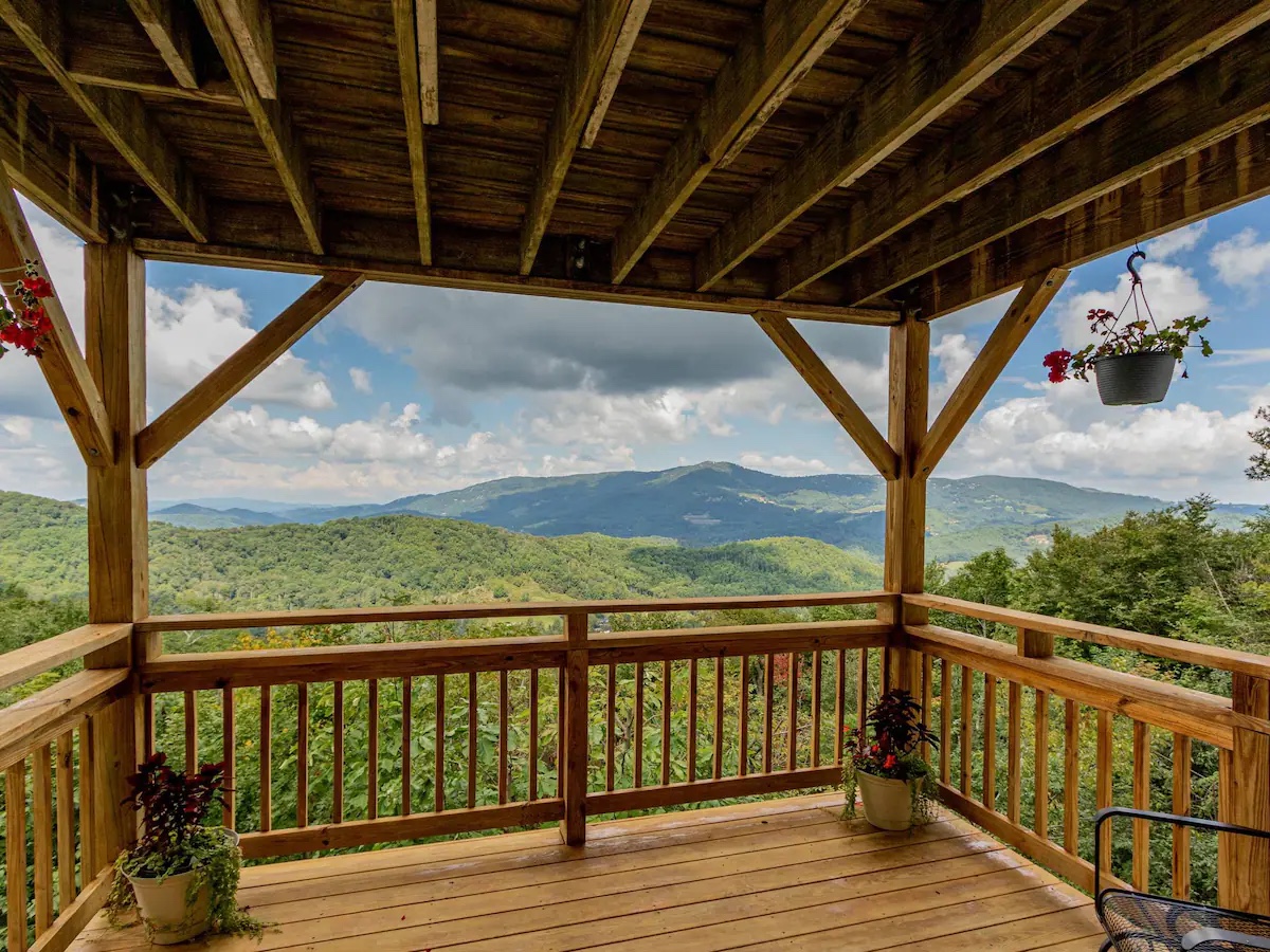 ★ Serene & Comfy ★ Long & Stunning View ★ JettedTub ★